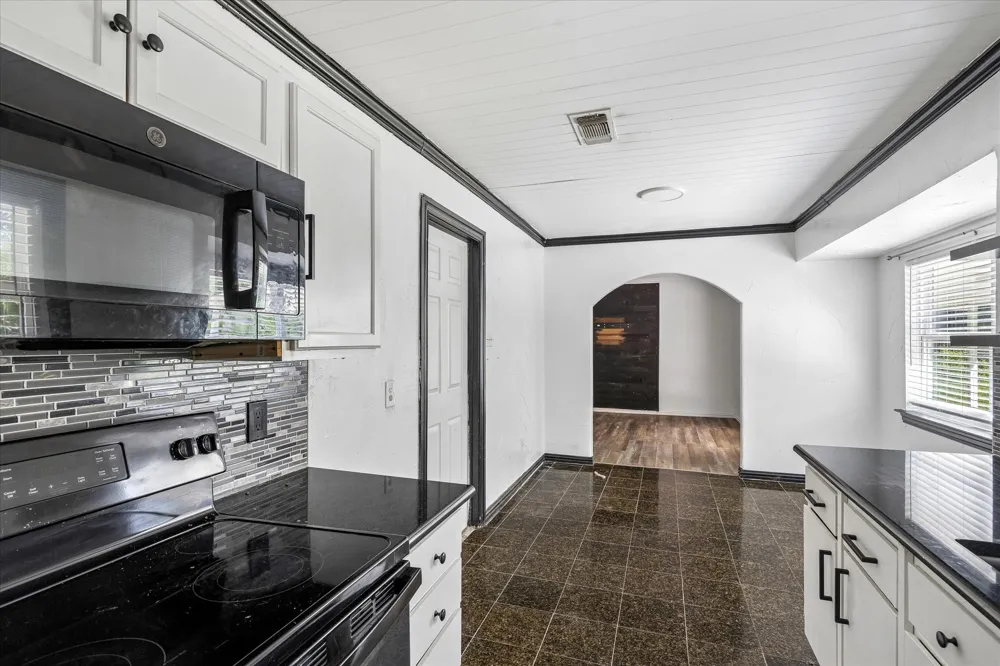 716 Heathcliff Drive Everman, TX 76140
