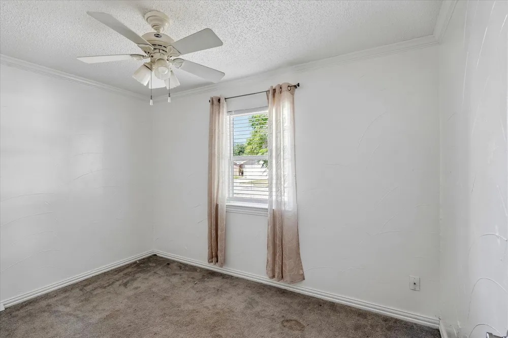 716 Heathcliff Drive Everman, TX 76140