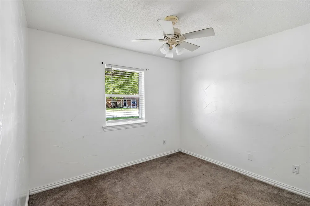 716 Heathcliff Drive Everman, TX 76140