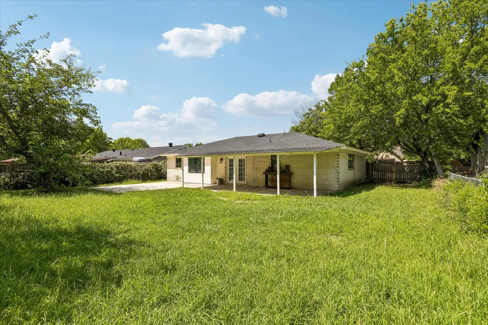 716 Heathcliff Drive Everman, TX 76140