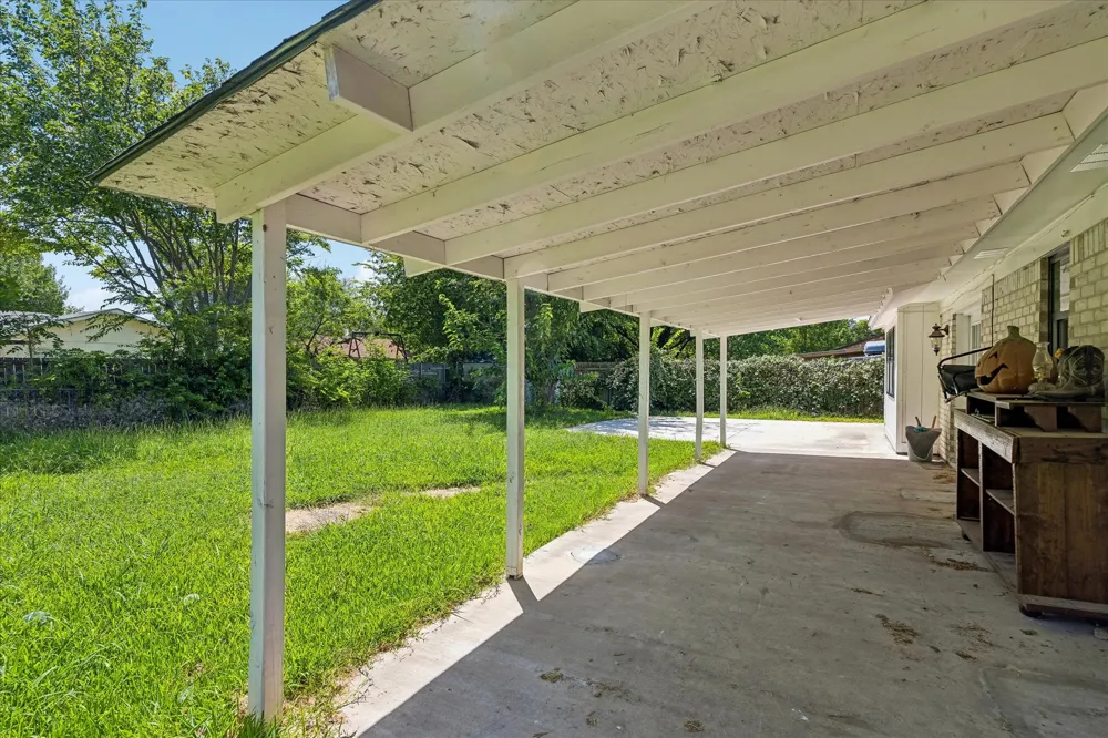 716 Heathcliff Drive Everman, TX 76140