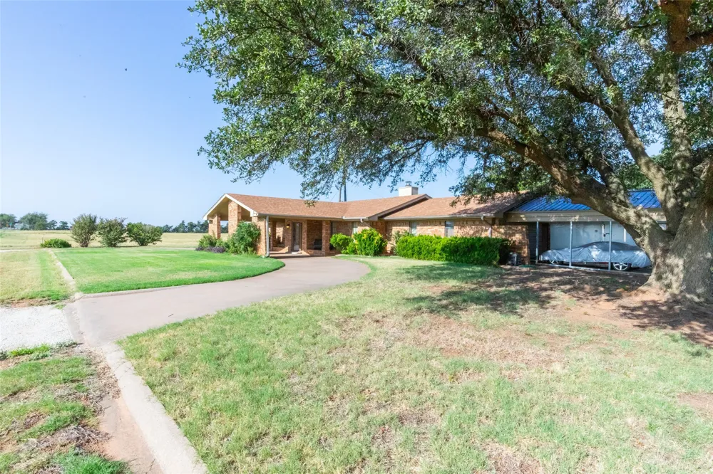 800 S Avenue F Knox City, TX 79529