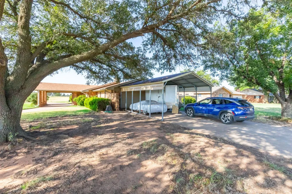 800 S Avenue F Knox City, TX 79529