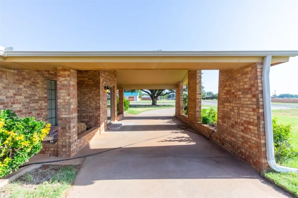 800 S Avenue F Knox City, TX 79529