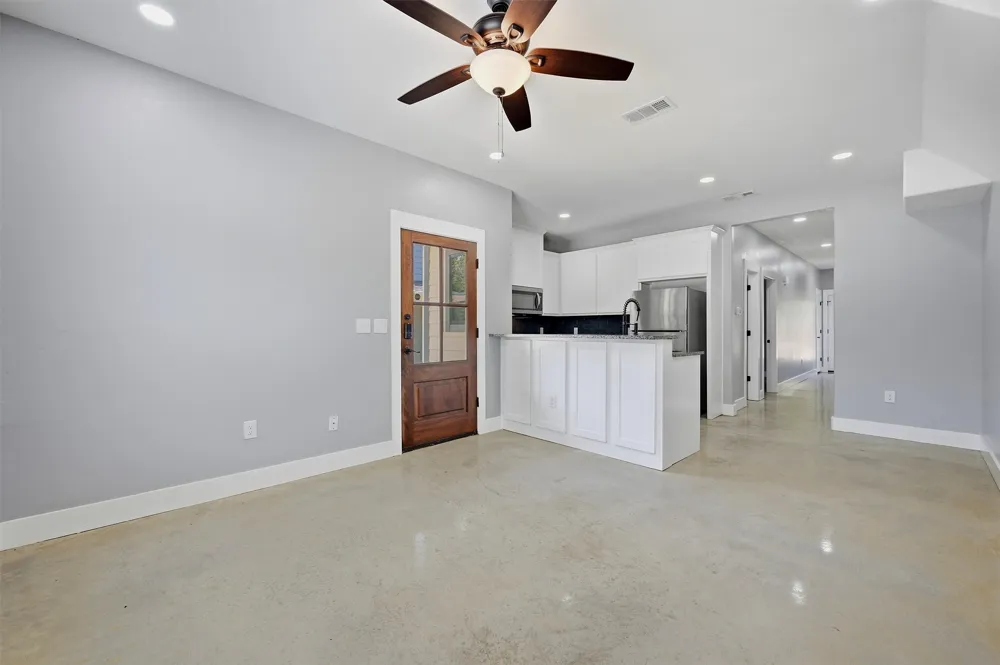 1315 S 5th Avenue Denison, TX 75021