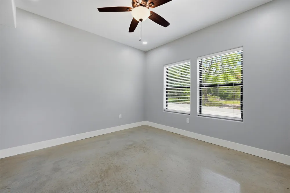1315 S 5th Avenue Denison, TX 75021