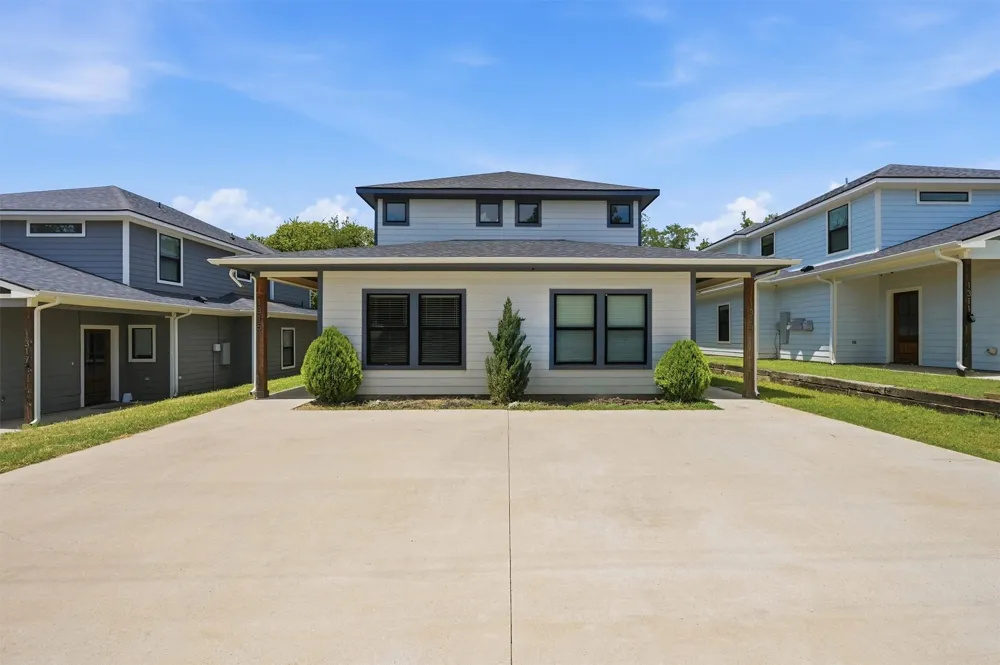 1315 S 5th Avenue Denison, TX 75021