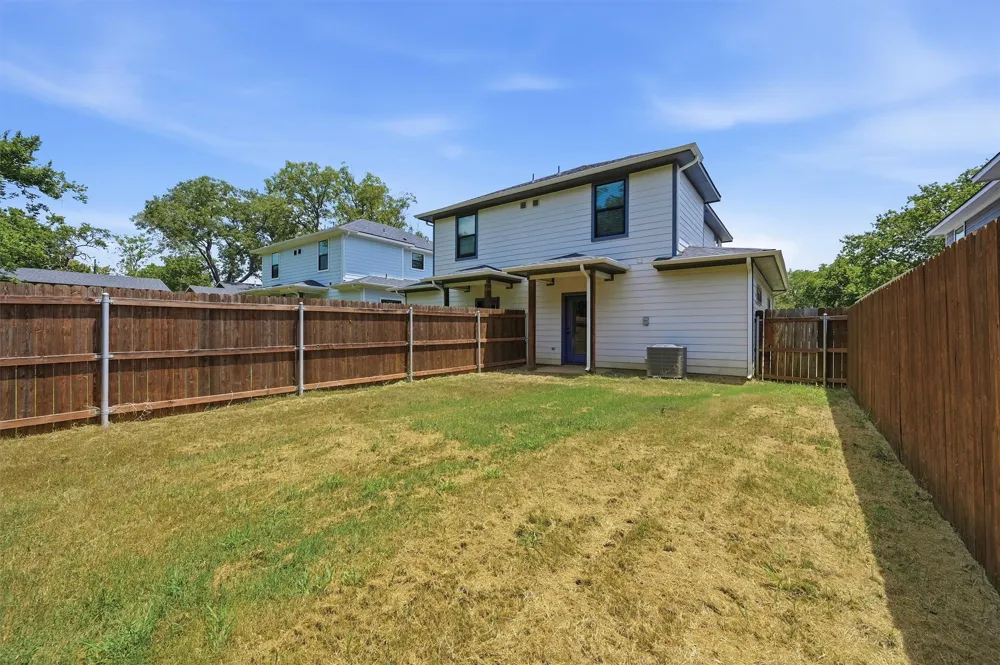 1315 S 5th Avenue Denison, TX 75021