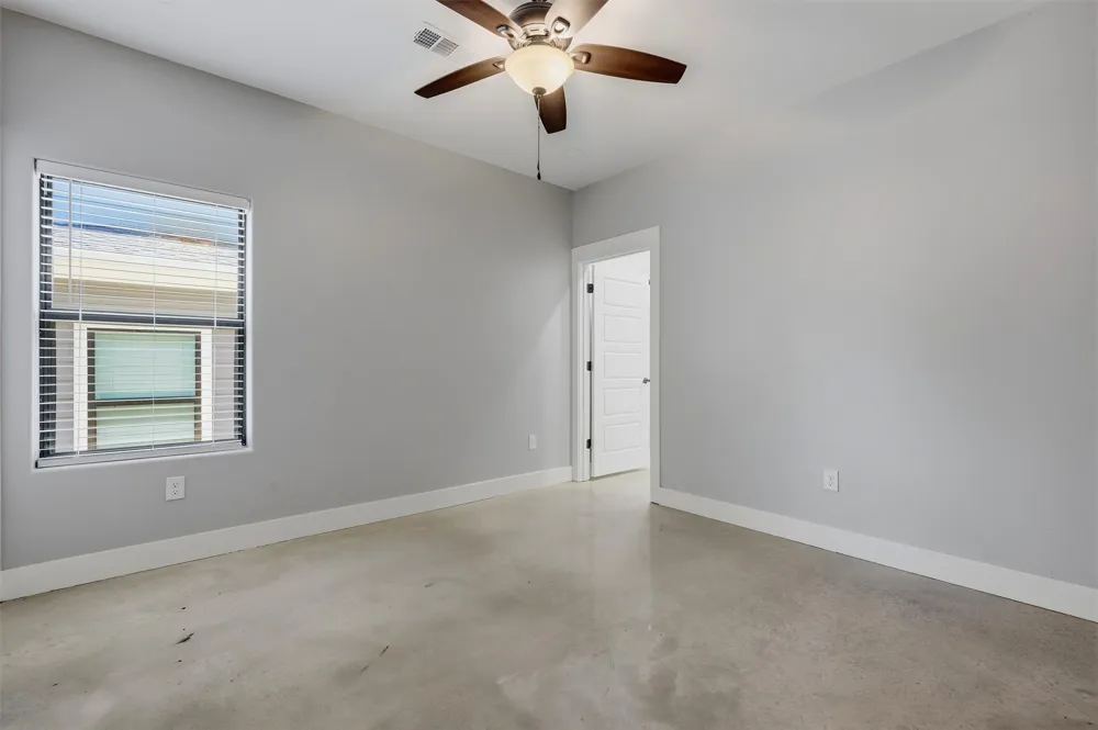 1315 S 5th Avenue Denison, TX 75021