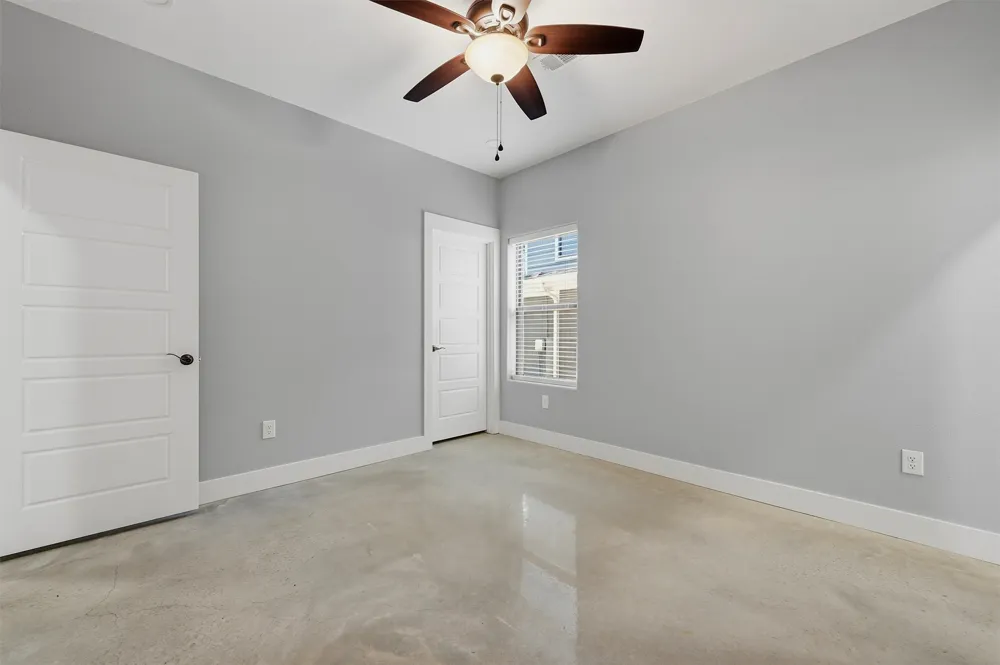 1315 S 5th Avenue Denison, TX 75021