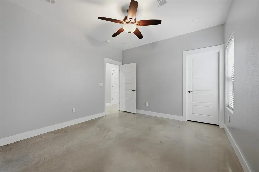 1315 S 5th Avenue Denison, TX 75021