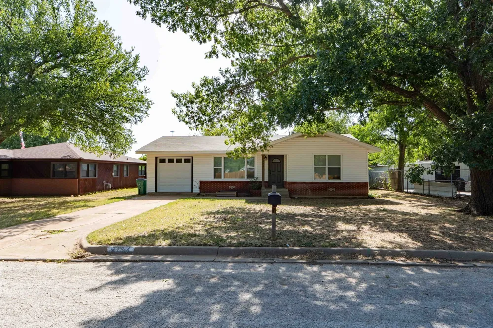 514 MCCONNELL STREET Jacksboro, TX 76458