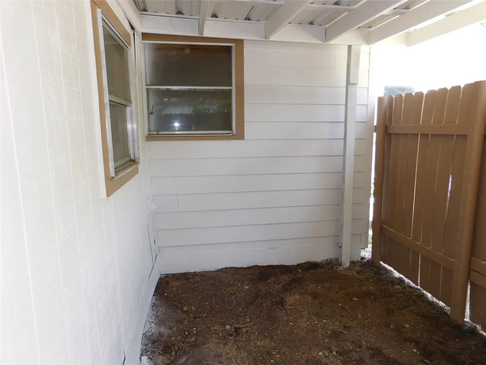 407 NE 4th Street Hubbard, TX 76648