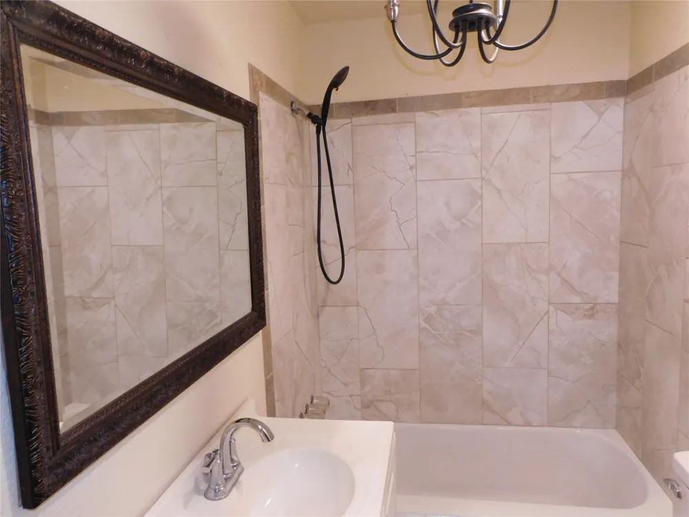 407 NE 4th Street Hubbard, TX 76648