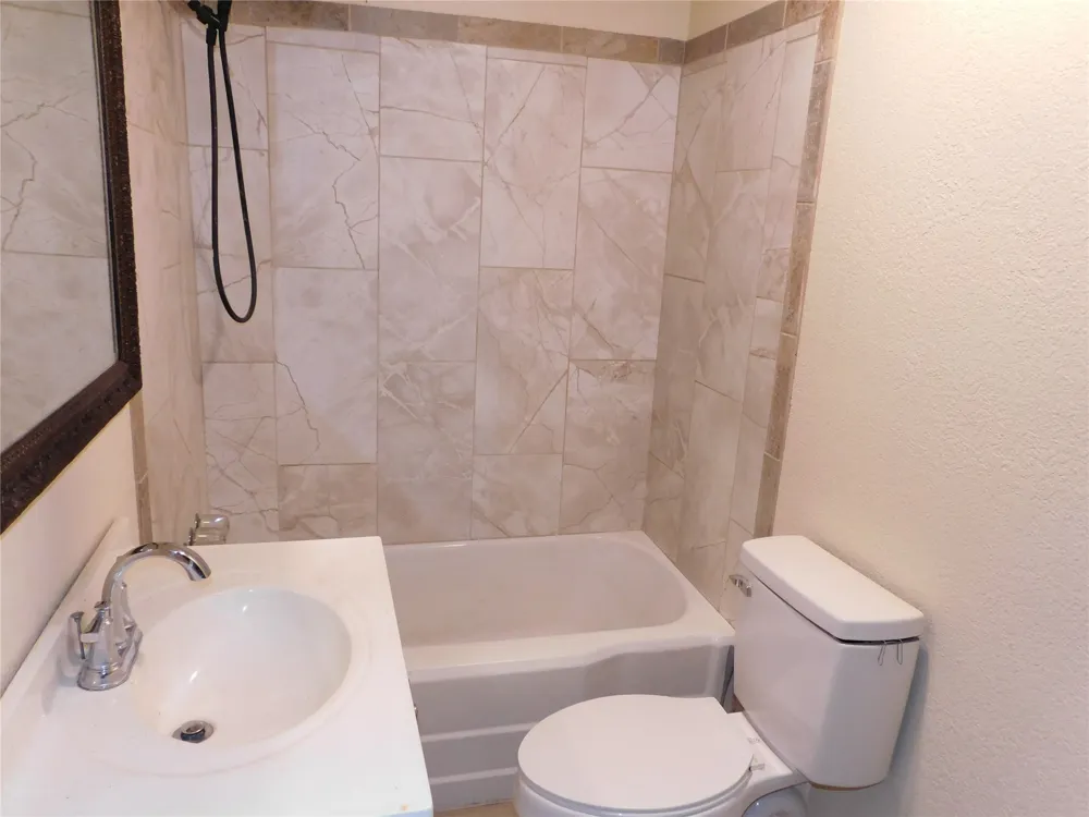 407 NE 4th Street Hubbard, TX 76648