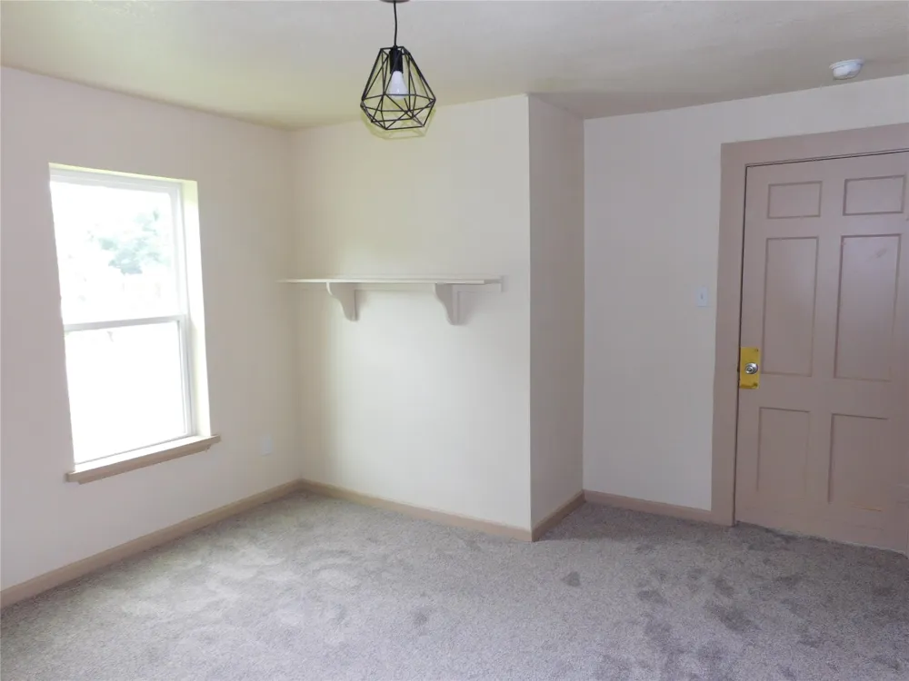 407 NE 4th Street Hubbard, TX 76648