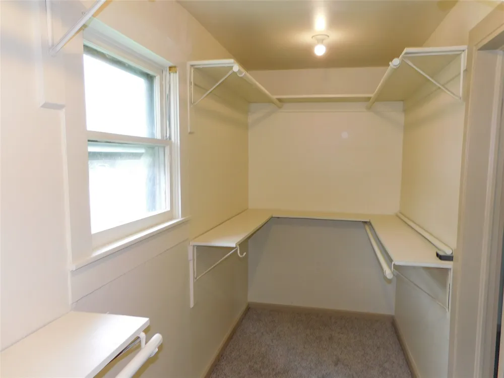 407 NE 4th Street Hubbard, TX 76648