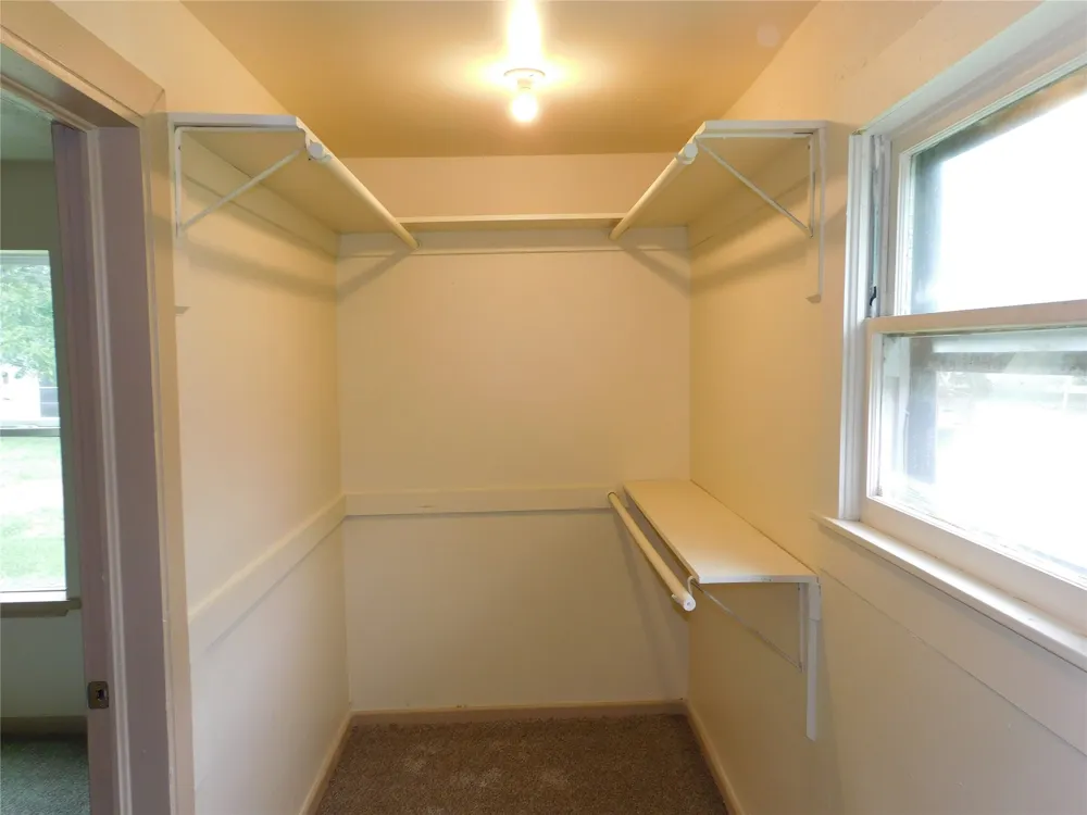 407 NE 4th Street Hubbard, TX 76648