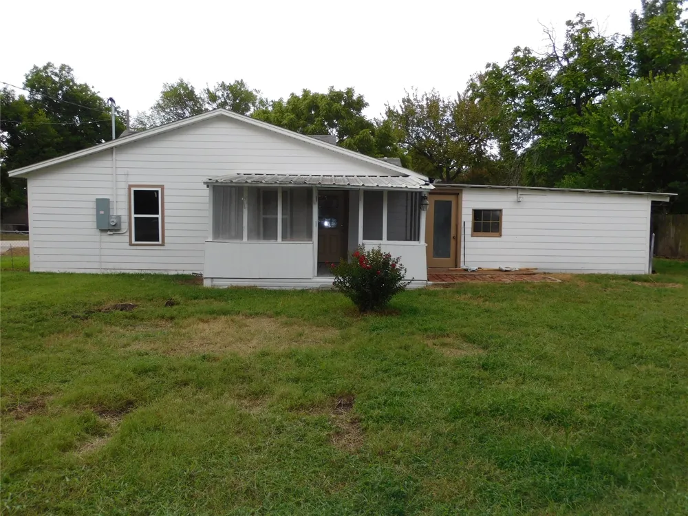 407 NE 4th Street Hubbard, TX 76648