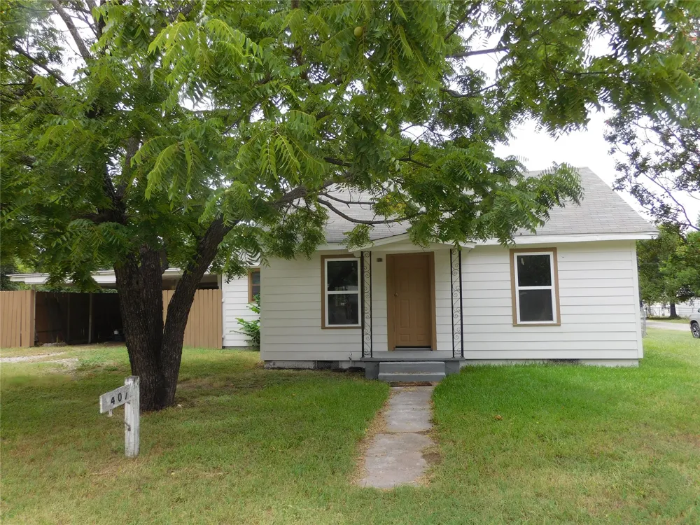 407 NE 4th Street Hubbard, TX 76648