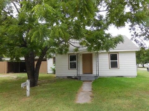 407 NE 4th Street