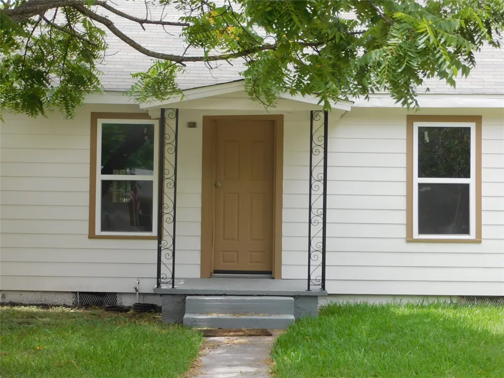407 NE 4th Street Hubbard, TX 76648
