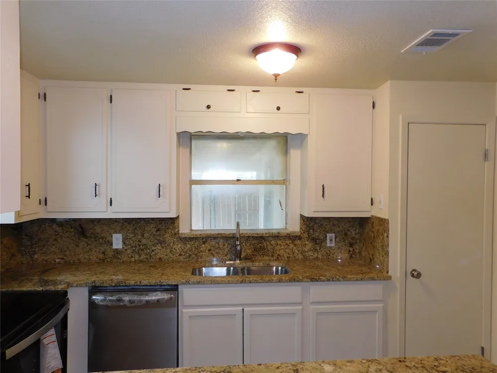 407 NE 4th Street Hubbard, TX 76648