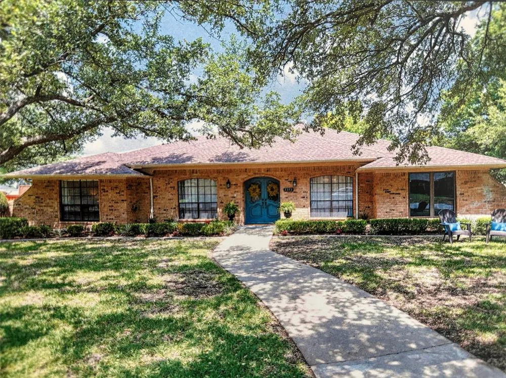 1713 Iroquois Drive Garland, TX 75043