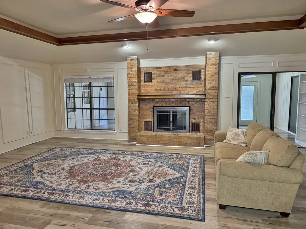 1713 Iroquois Drive Garland, TX 75043