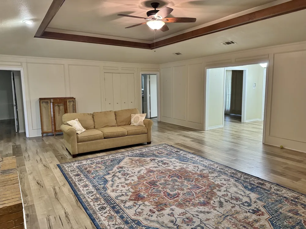 1713 Iroquois Drive Garland, TX 75043