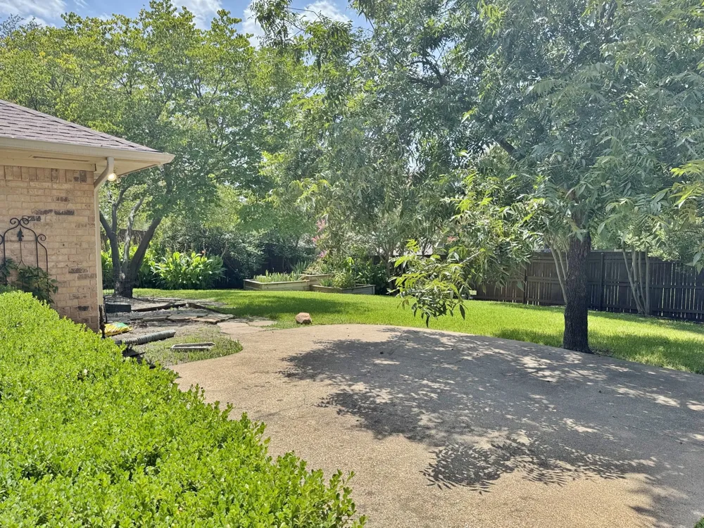 1713 Iroquois Drive Garland, TX 75043