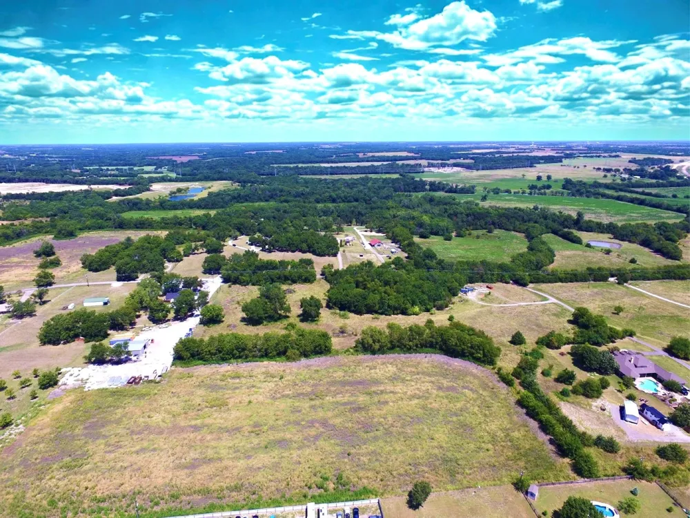 1687 County Road 282 McKinney, TX 75071