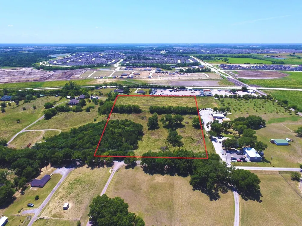 1687 County Road 282 McKinney, TX 75071