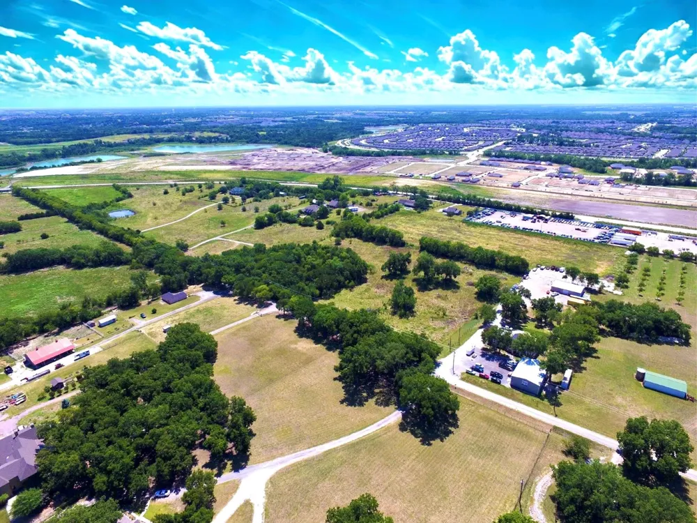 1687 County Road 282 McKinney, TX 75071