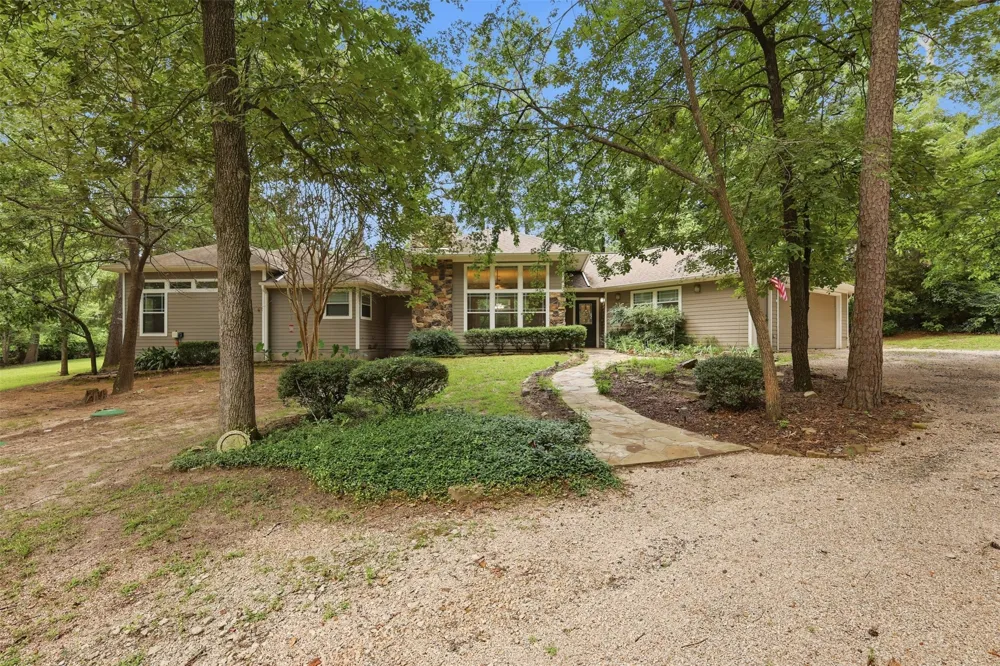 565 W El Dorado Drive Scroggins, TX 75480