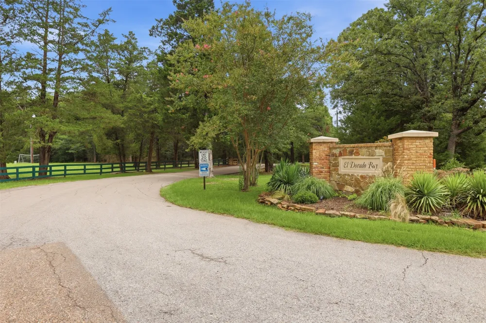 565 W El Dorado Drive Scroggins, TX 75480