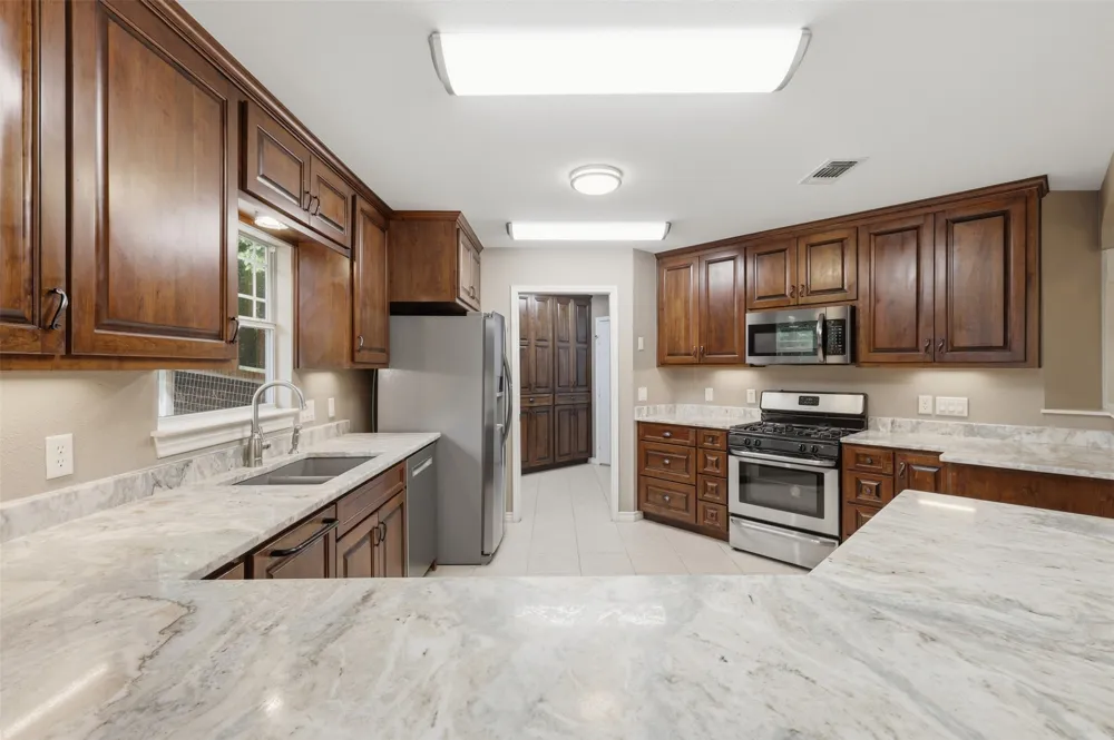 565 W El Dorado Drive Scroggins, TX 75480