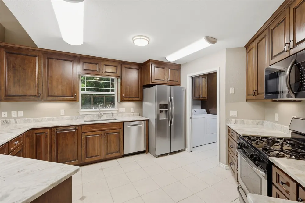 565 W El Dorado Drive Scroggins, TX 75480