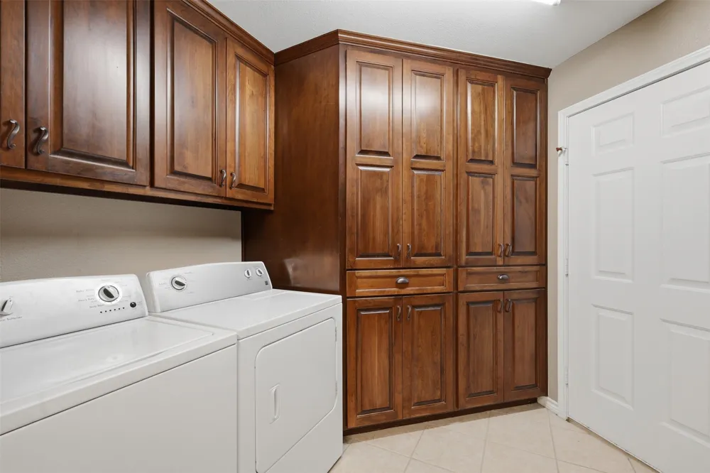 565 W El Dorado Drive Scroggins, TX 75480