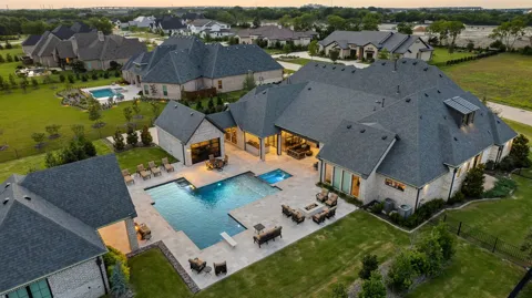 660 Louise Drive