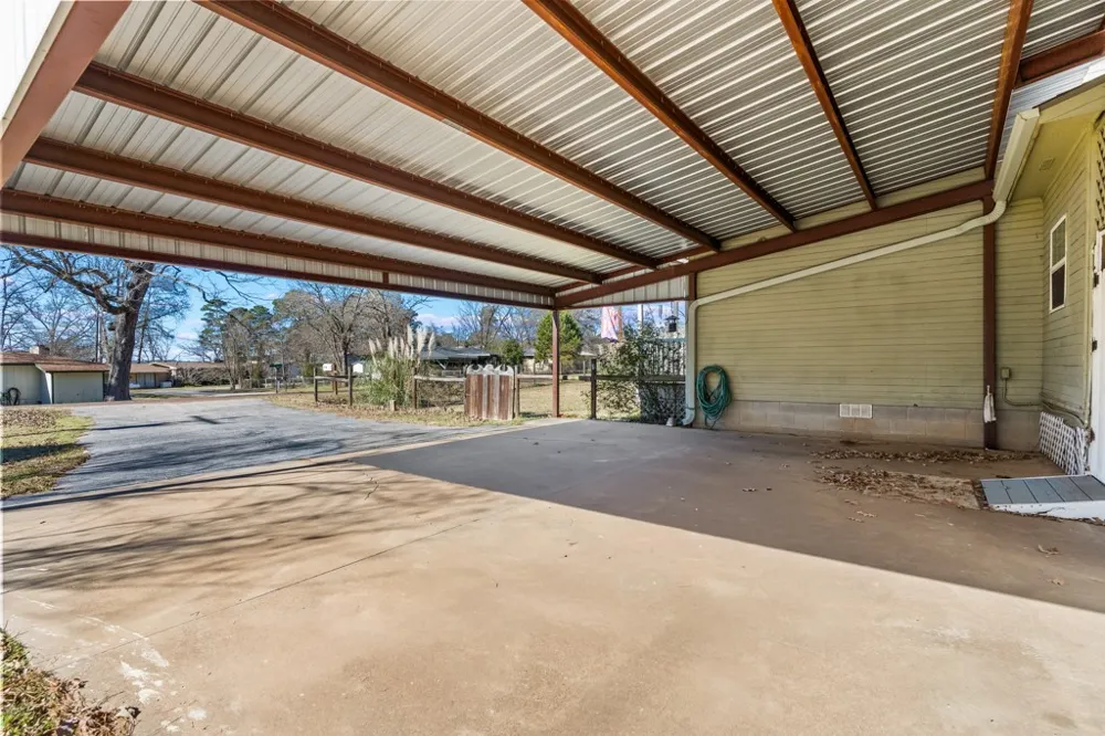 661 Crestwood Drive Avinger, TX 75630