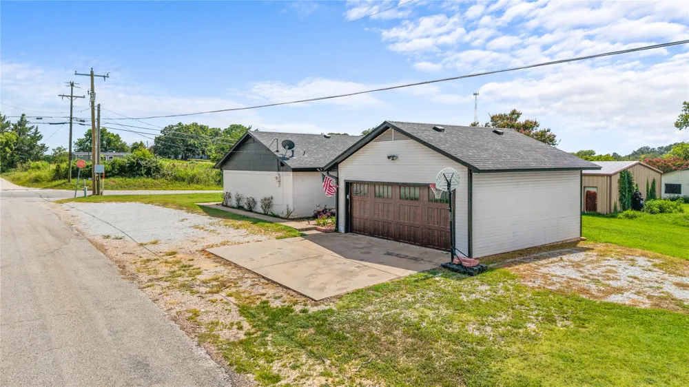 1939 E Texas Street Denison, TX 75021