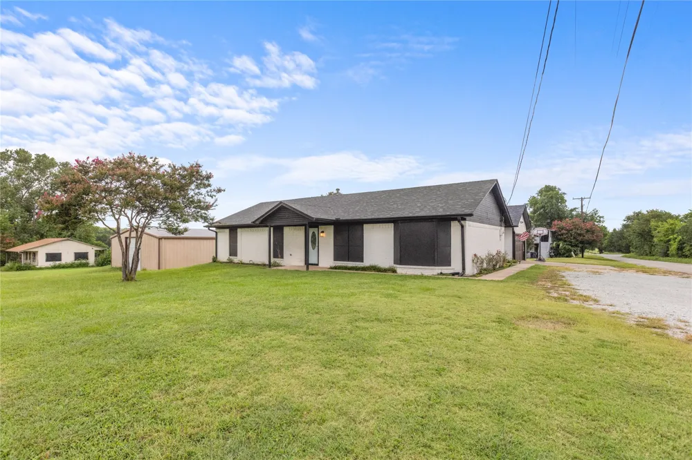 1939 E Texas Street Denison, TX 75021