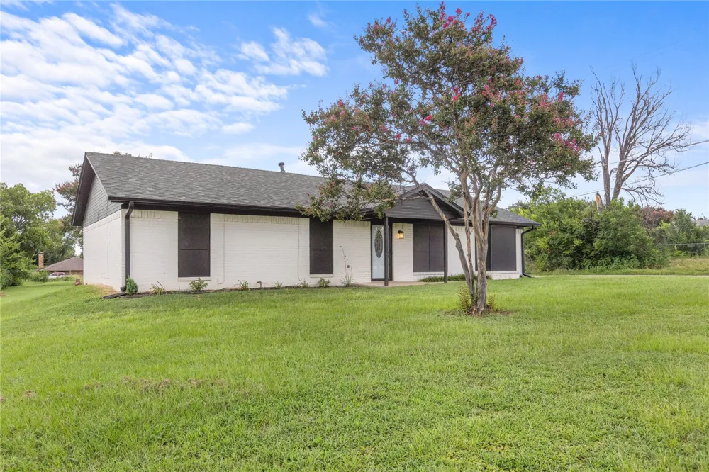 1939 E Texas Street Denison, TX 75021