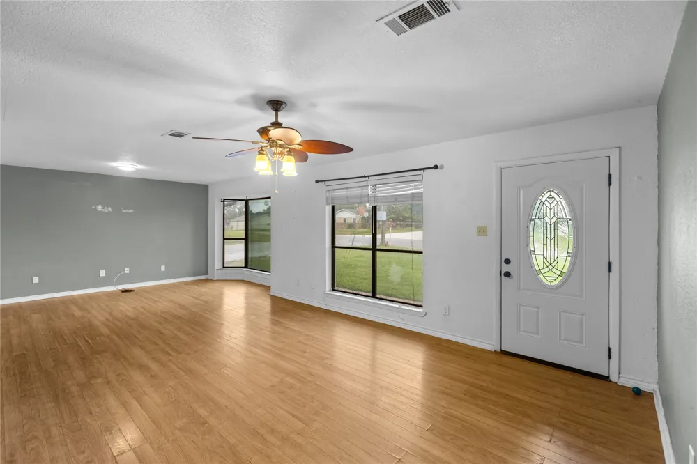 1939 E Texas Street Denison, TX 75021