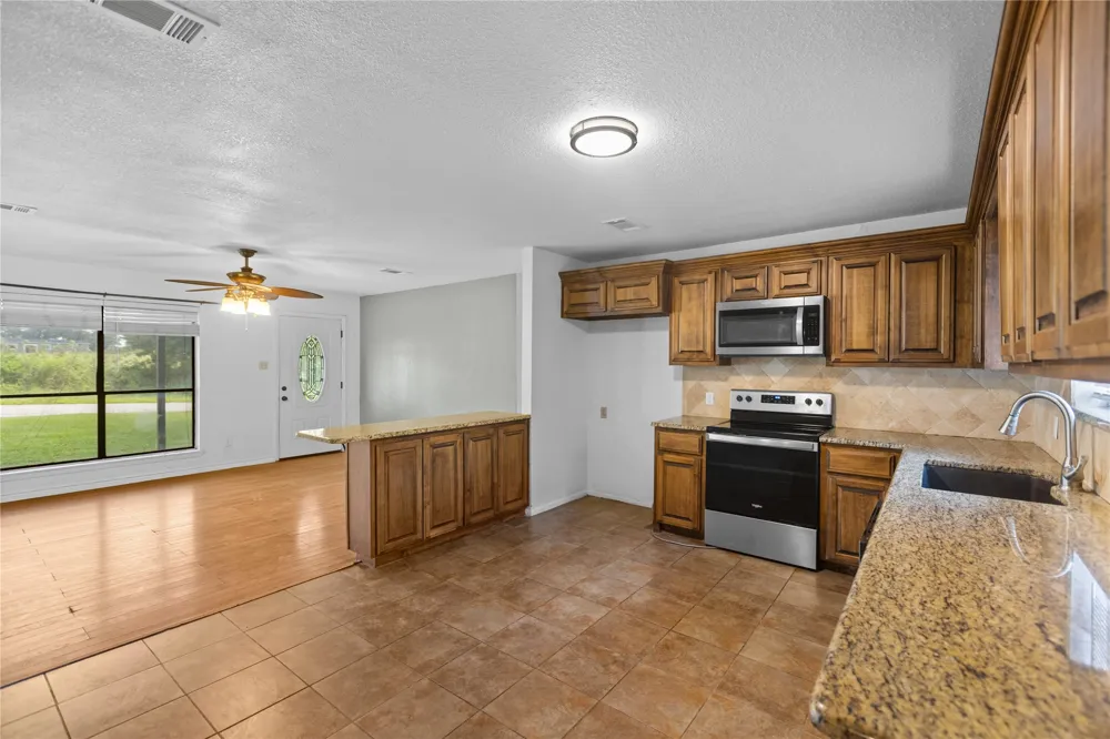 1939 E Texas Street Denison, TX 75021