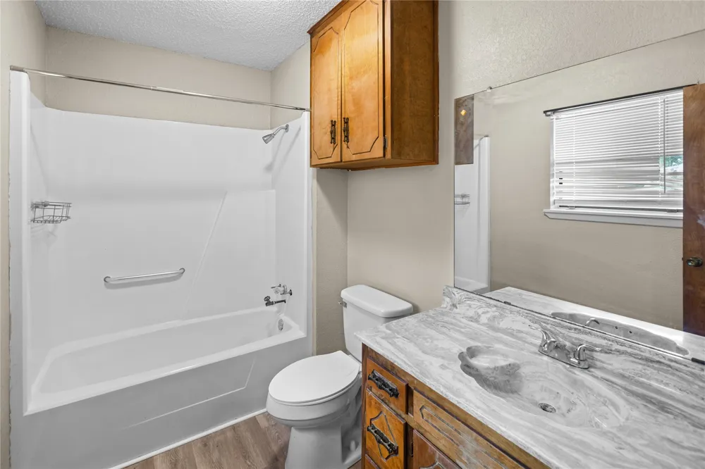 1939 E Texas Street Denison, TX 75021