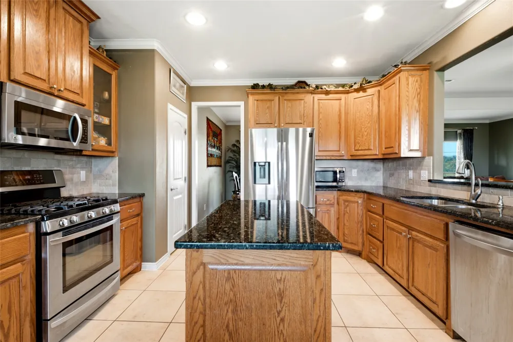 783 County Road 121 Gainesville, TX 76240