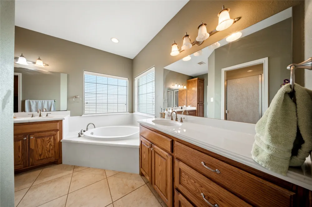 783 County Road 121 Gainesville, TX 76240