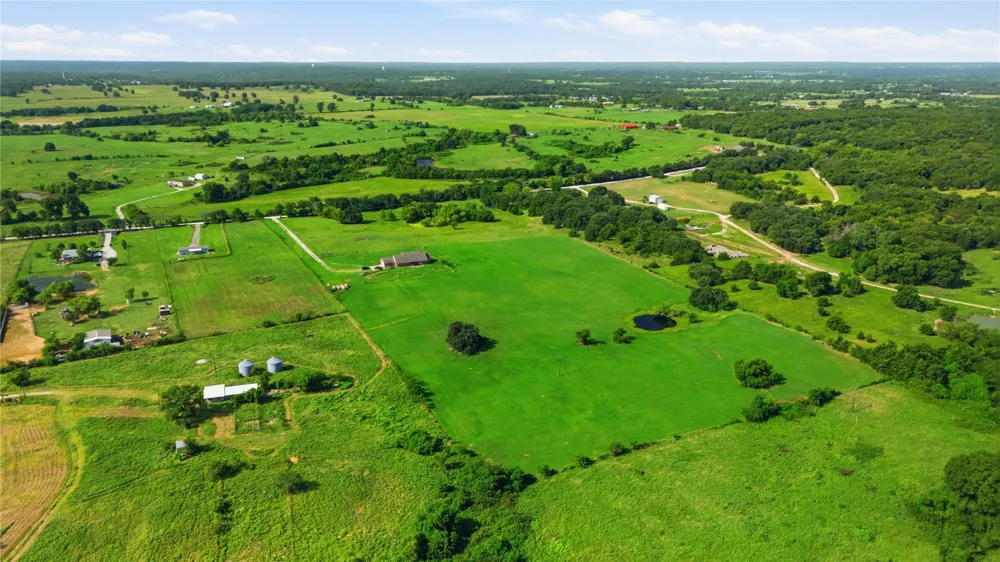 783 County Road 121 Gainesville, TX 76240